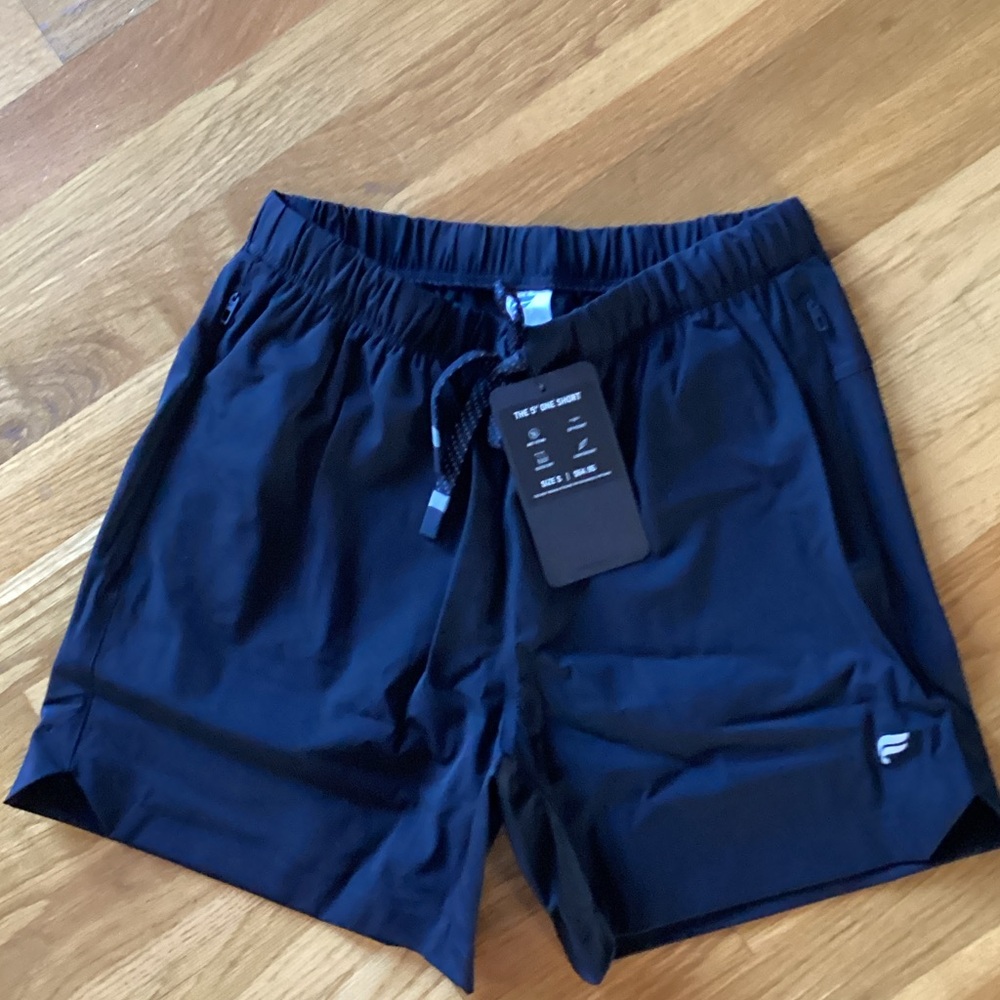 Fabletics Black 5" One Shorts size Small
